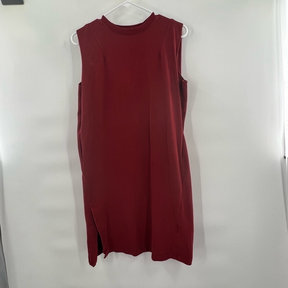 CAARA maron sleeveless dress size XS